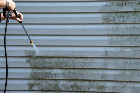 Vinyl Siding Cleaning: How to Avoid ‘Tiger Stripes’ and Uneven Results